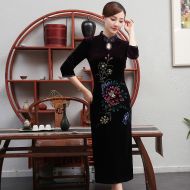 Pretty Floral Drawing Velvet Cheongsam Qipao - Purple